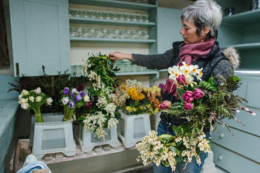 rae-in-flower-studio