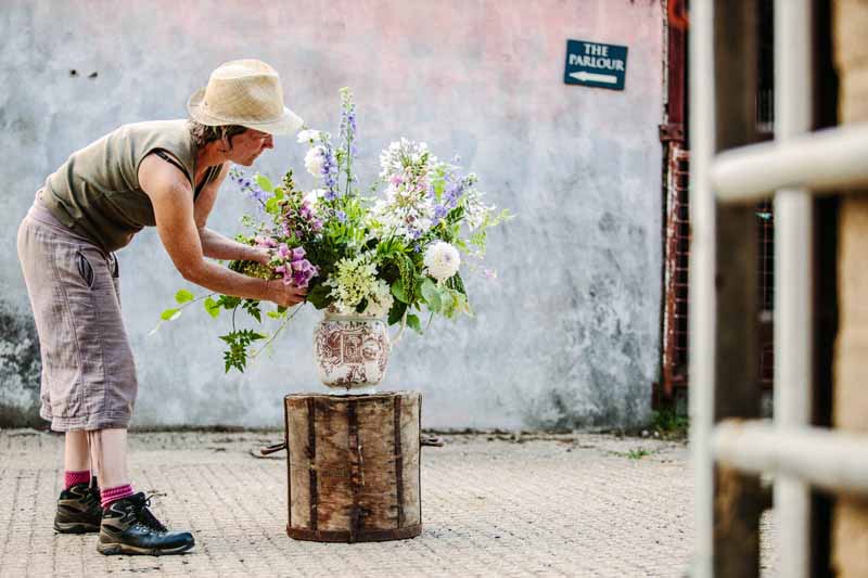 Diy Wedding Flowers Green And Gorgeous Flowers