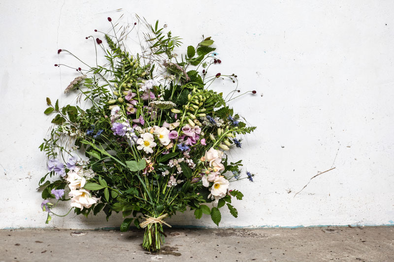 coffin spray using British grown flowers